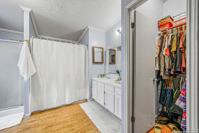 927 County Road 6846, Lytle, TX 78052