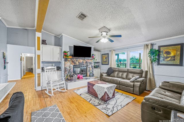 927 County Road 6846, Lytle, TX 78052