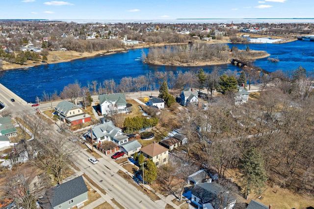 2141 RIVERSIDE AVENUE, Marinette, WI 54143