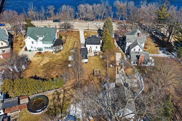 2141 RIVERSIDE AVENUE, Marinette, WI 54143