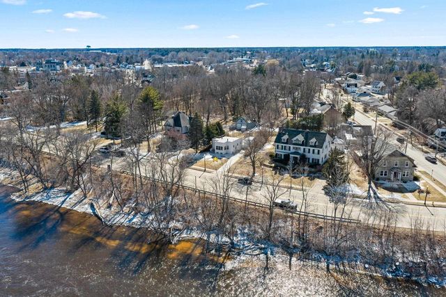 2141 RIVERSIDE AVENUE, Marinette, WI 54143