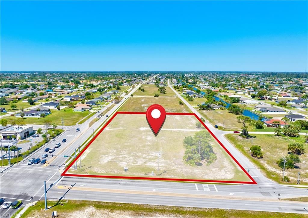 815 Trafalgar PKWY W, CAPE CORAL, FL 33991 — photo 2