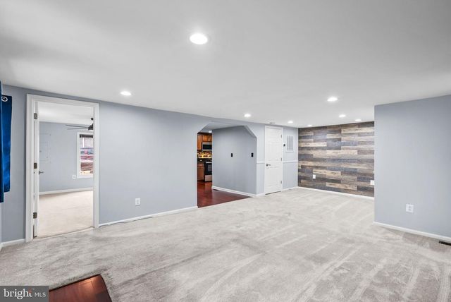 8128 WOODYARD RD, Clinton, MD 20735