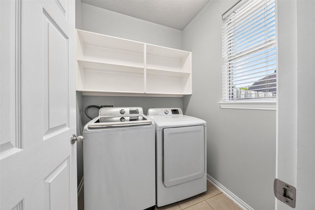3146 Autumnjoy Drive, Pearland, TX 77584