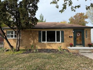 925 E Fourteen Mile Road, Clawson, MI 48017