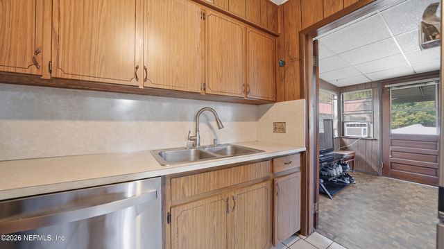 2870 STANWOOD Avenue, Jacksonville, FL 32207