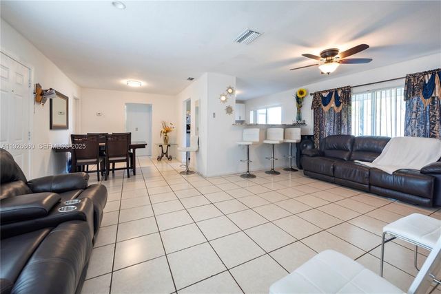 9331 NW 24th Pl, Sunrise, FL 33322