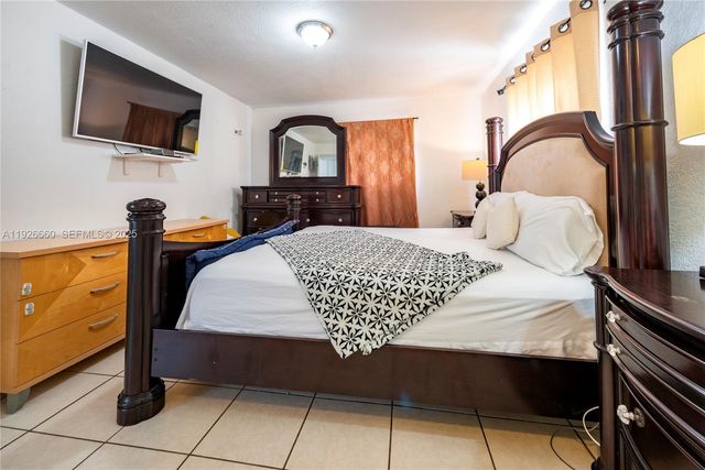 9331 NW 24th Pl, Sunrise, FL 33322