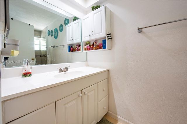 9331 NW 24th Pl, Sunrise, FL 33322