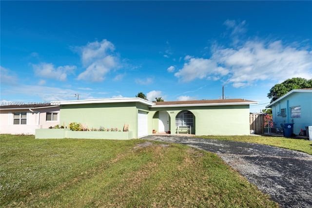 9331 NW 24th Pl, Sunrise, FL 33322