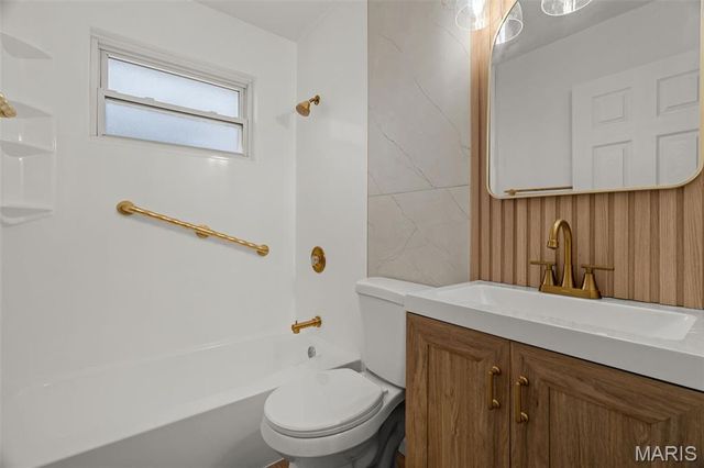 775 Sherwood Drive, Florissant, MO 63031