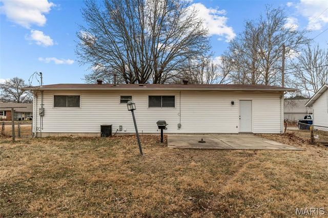 775 Sherwood Drive, Florissant, MO 63031