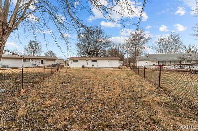 775 Sherwood Drive, Florissant, MO 63031