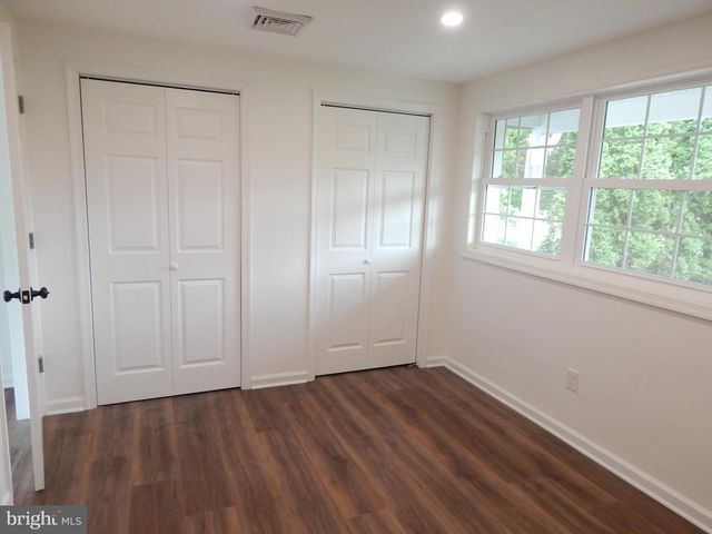 5833 HILL DR, Allentown, PA 18104