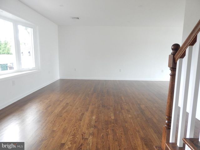 5833 HILL DR, Allentown, PA 18104