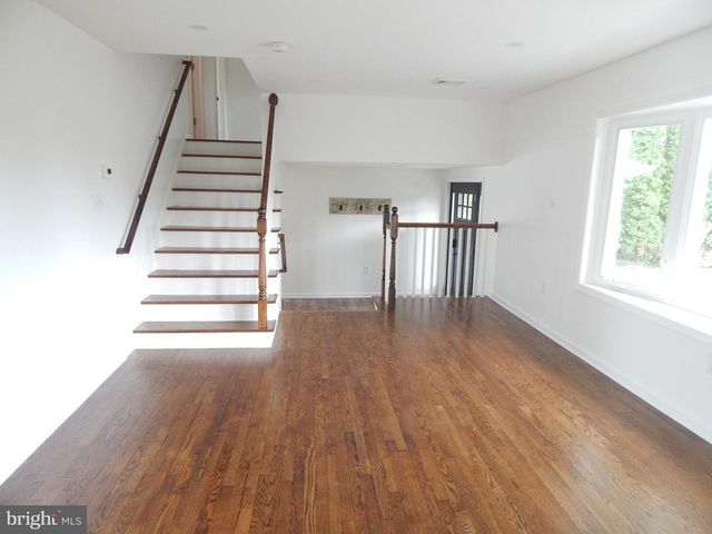 5833 HILL DR, Allentown, PA 18104