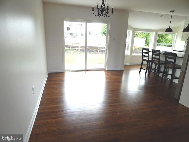 5833 HILL DR, Allentown, PA 18104