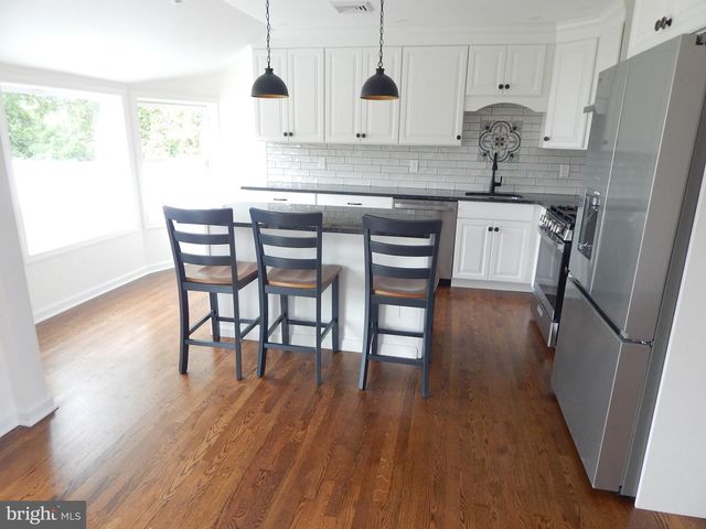 5833 HILL DR, Allentown, PA 18104