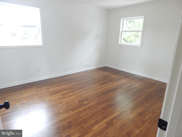 5833 HILL DR, Allentown, PA 18104