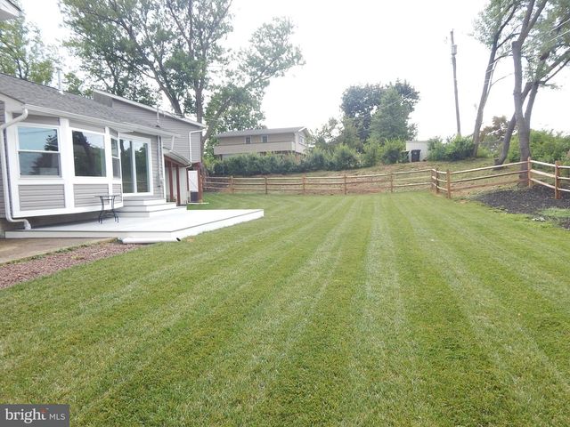 5833 HILL DR, Allentown, PA 18104