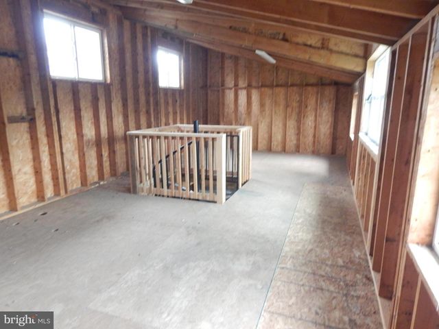 5833 HILL DR, Allentown, PA 18104