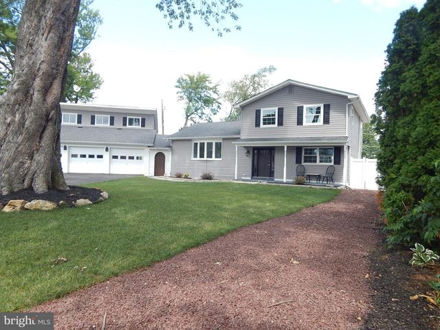 5833 HILL DR, Allentown, PA 18104