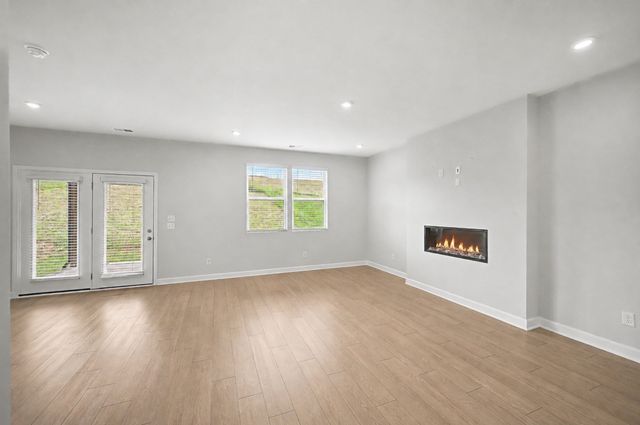 130 Millbrook Dr, Spring Hill, TN 37174