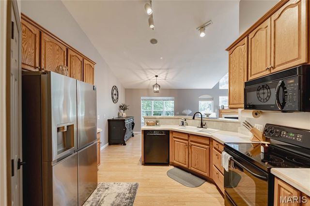 4102 Shepherds Hill Circle, St Peters, MO 63304