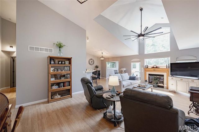 4102 Shepherds Hill Circle, St Peters, MO 63304