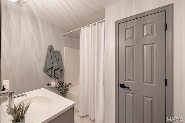 4102 Shepherds Hill Circle, St Peters, MO 63304