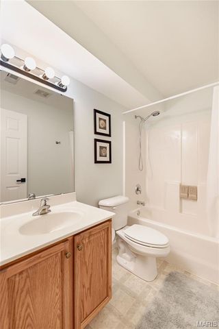 4102 Shepherds Hill Circle, St Peters, MO 63304