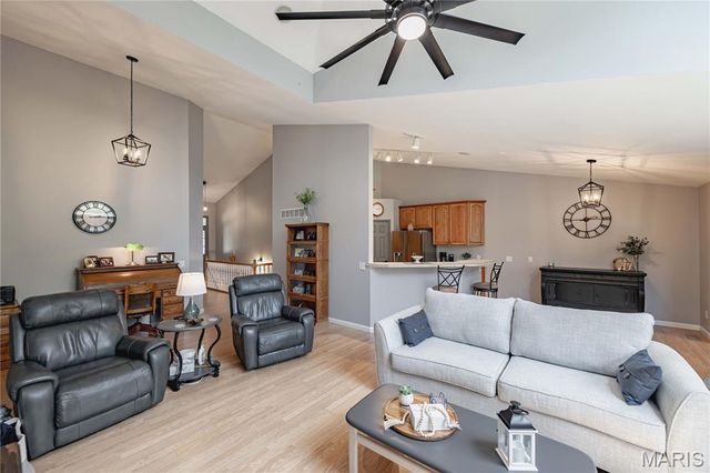 4102 Shepherds Hill Circle, St Peters, MO 63304