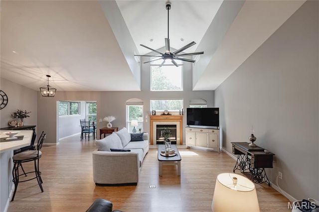 4102 Shepherds Hill Circle, St Peters, MO 63304