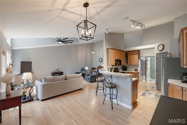 4102 Shepherds Hill Circle, St Peters, MO 63304