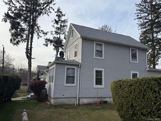 41 Stone Avenue, North Babylon, NY 11703