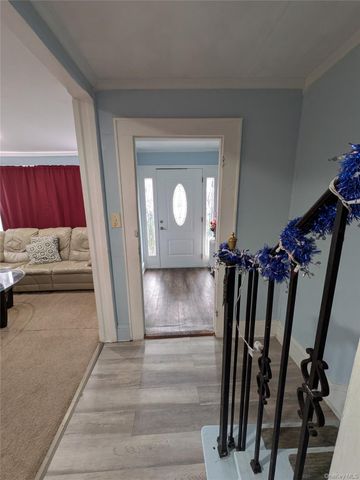 41 Stone Avenue, North Babylon, NY 11703