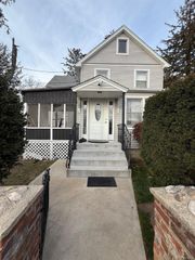 41 Stone Avenue, Babylon, NY 11703