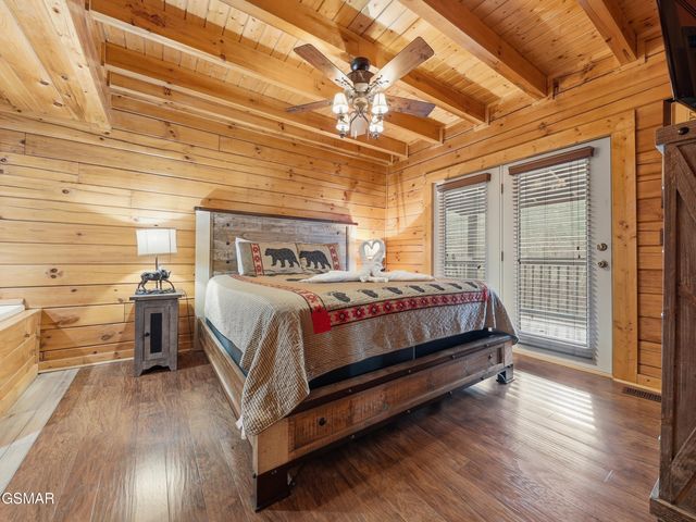 620 Chickasaw Gap Way, Pigeon Forge, TN 37863