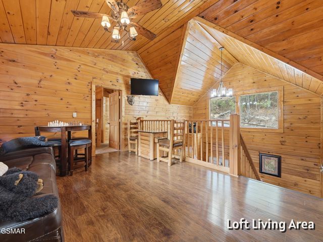 620 Chickasaw Gap Way, Pigeon Forge, TN 37863