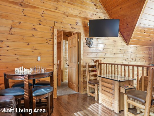 620 Chickasaw Gap Way, Pigeon Forge, TN 37863