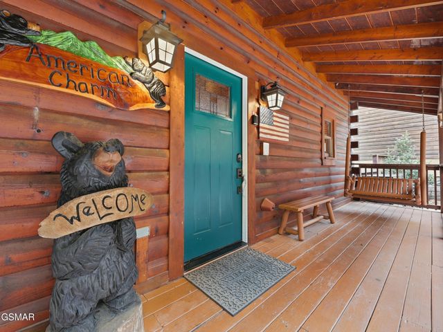 620 Chickasaw Gap Way, Pigeon Forge, TN 37863