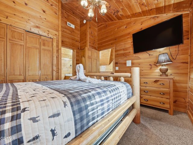 620 Chickasaw Gap Way, Pigeon Forge, TN 37863