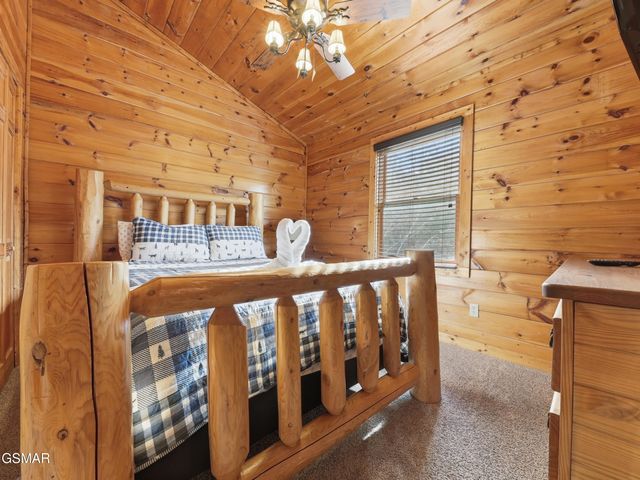 620 Chickasaw Gap Way, Pigeon Forge, TN 37863