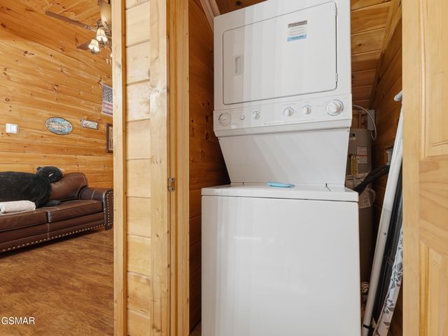 620 Chickasaw Gap Way, Pigeon Forge, TN 37863