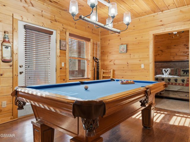 620 Chickasaw Gap Way, Pigeon Forge, TN 37863