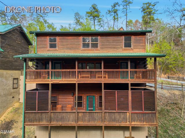 620 Chickasaw Gap Way, Pigeon Forge, TN 37863