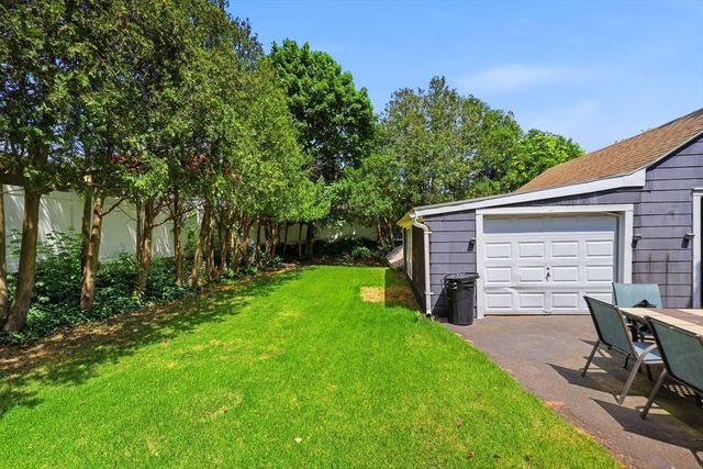 15 Lucerne Road, Springfield, MA 01119