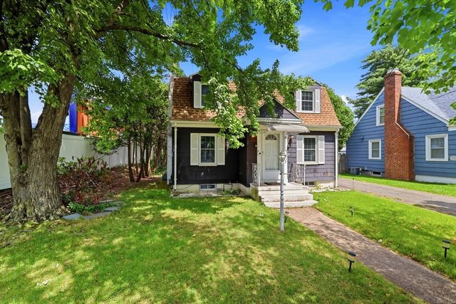 15 Lucerne Road, Springfield, MA 01119