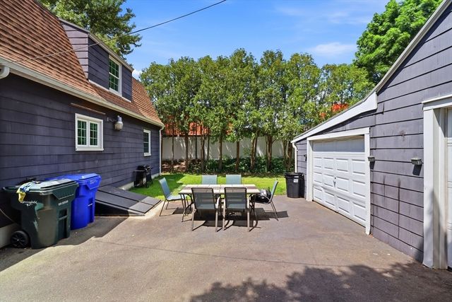 15 Lucerne Road, Springfield, MA 01119