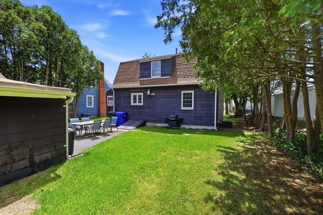 15 Lucerne Road, Springfield, MA 01119